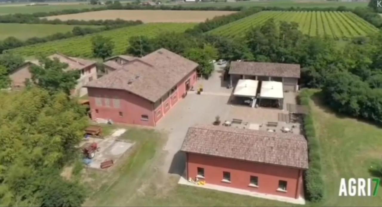 Agriturismo Corte Dei Landi Cade Exteriér fotografie